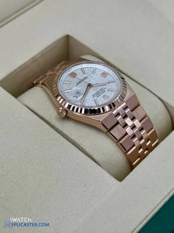 Replica Rolex Land-Dweller rose gold case