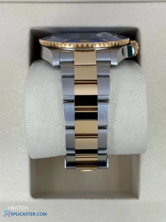 Submariner 41mm clone crown close-up