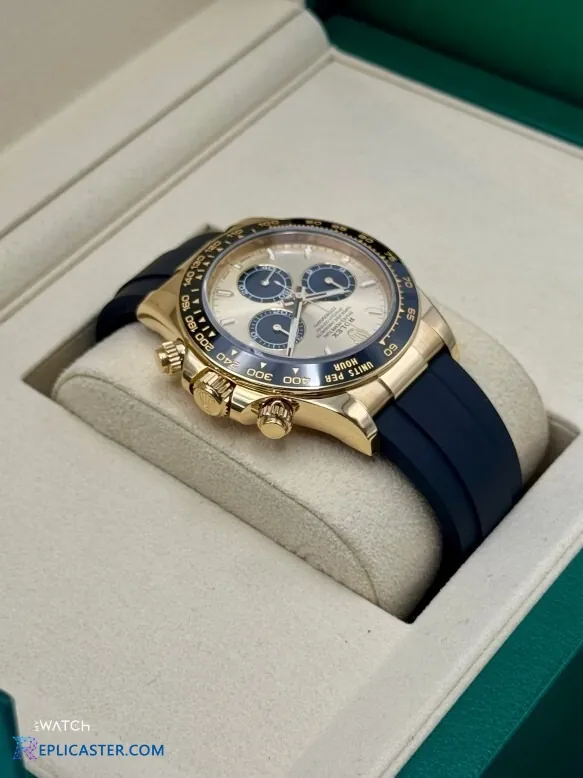 Rolex Daytona champagne dial detail
