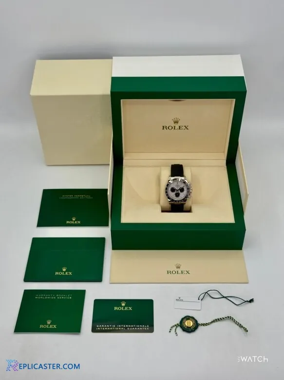 Rolex Daytona 40mm in box with accessories