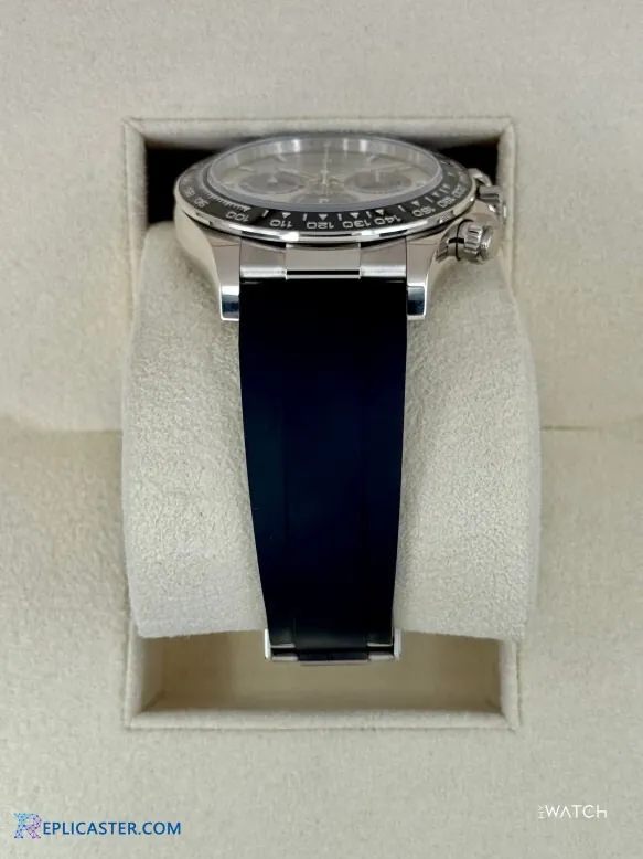 Rolex Daytona 40mm with box open