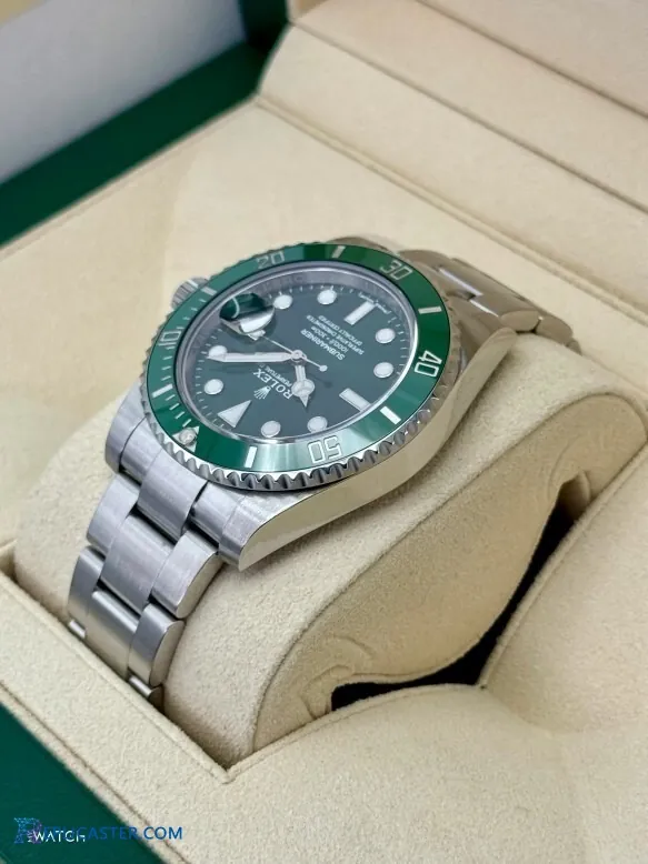 Submariner 40mm bezel and case side view