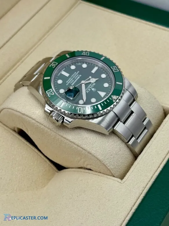 Submariner 40mm dial detail, date window visible