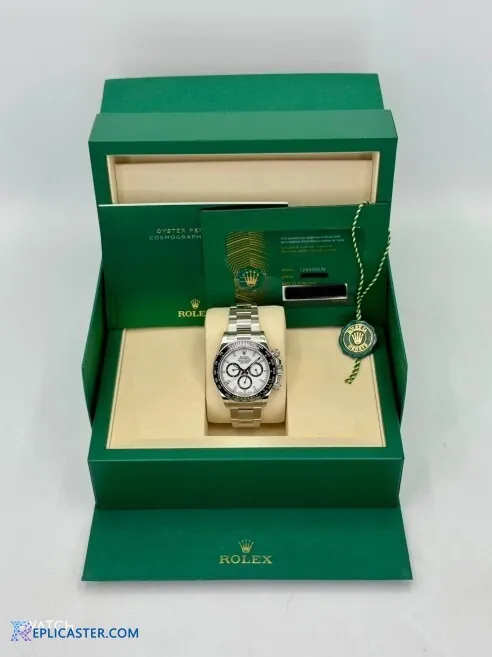 Rolex Daytona 40mm replica, front view in box