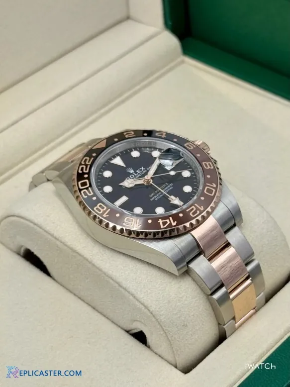 GMT-Master II 126711CHNR - Crown & Bezel