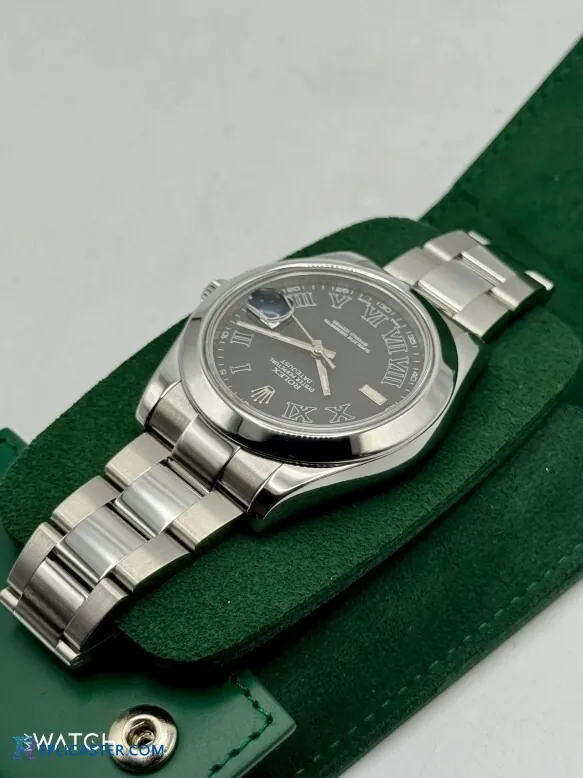Replica Rolex Datejust II black dial detail
