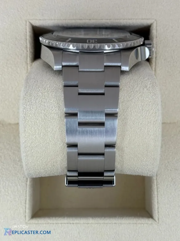 Submariner 41mm clone watch in presentation box