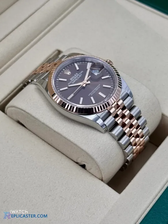 Rolex Datejust 36mm - Fluted rose gold bezel close-up