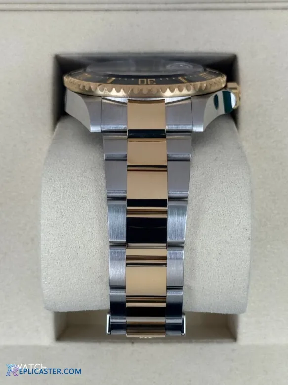 Rolex replica Sea-Dweller angled view