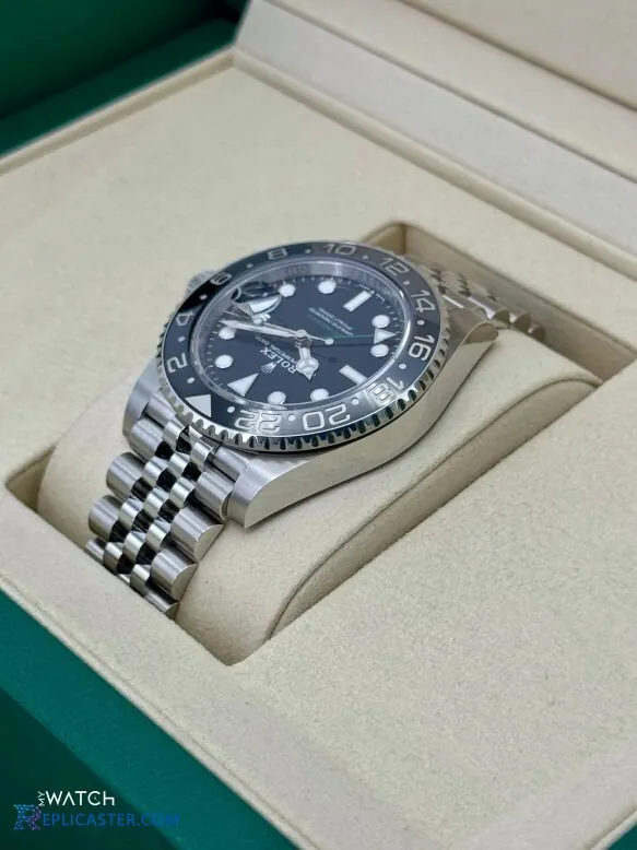 GMT-Master II watch case side view