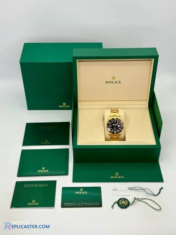 Submariner 41mm gold watch - wrist shot