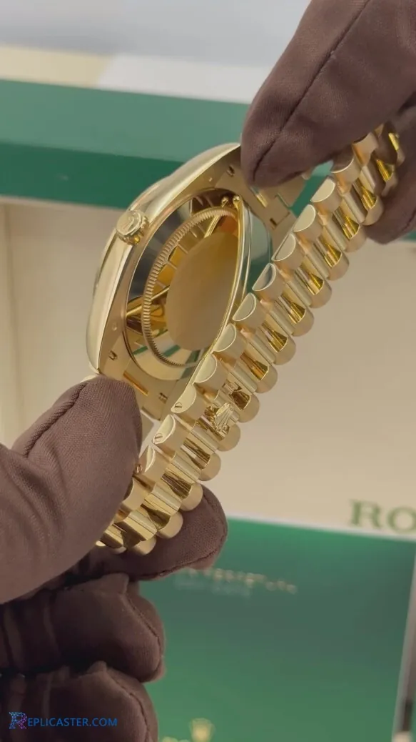 Rolex Day-Date 40mm date window detail