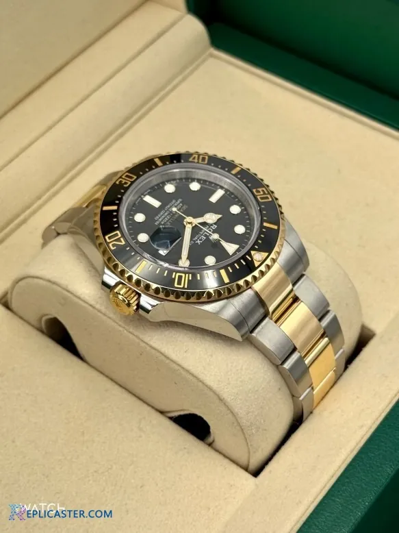 Replica Rolex Sea-Dweller bezel detail
