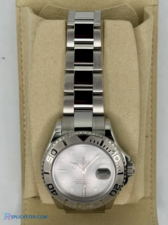 Rolex Yacht-Master 40mm bracelet link detail