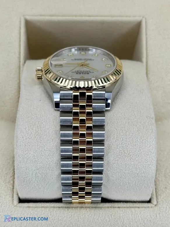 Datejust 31mm clasp close-up