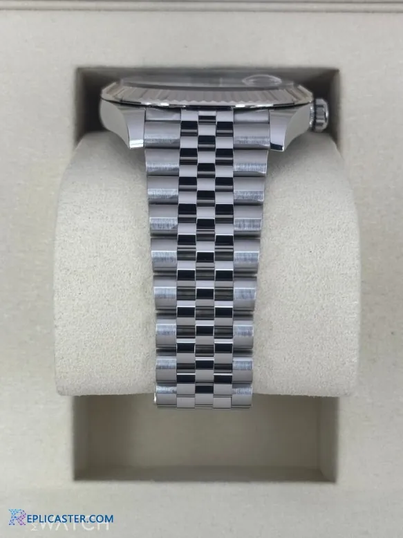 Datejust 41mm watch in presentation box