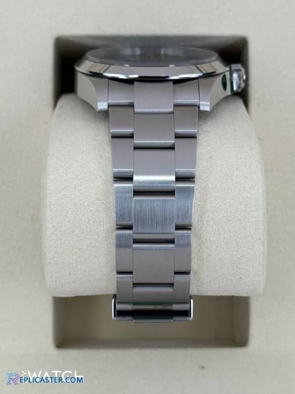 Rolex Air-King 40mm watch clasp closeup
