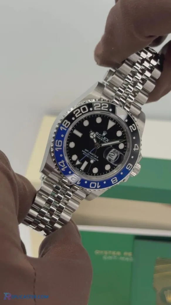 GMT-Master II 40mm clasp detail