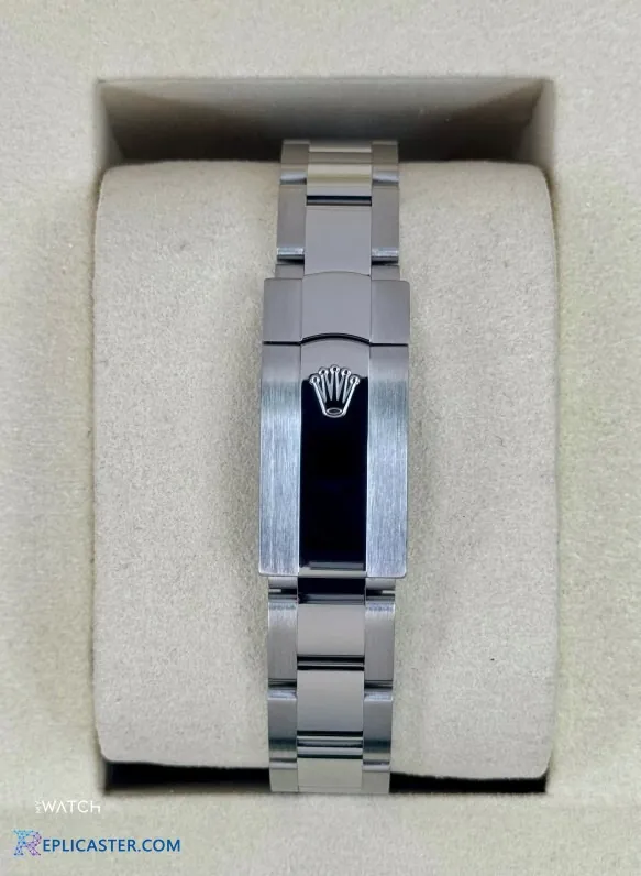Datejust 31mm angled view showing bracelet