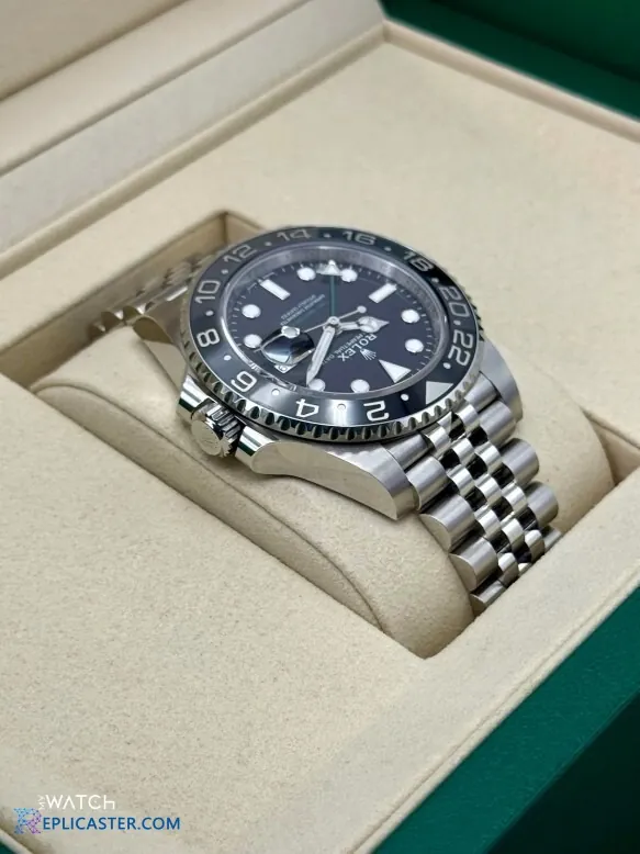 GMT-Master II 40mm watch dial detail