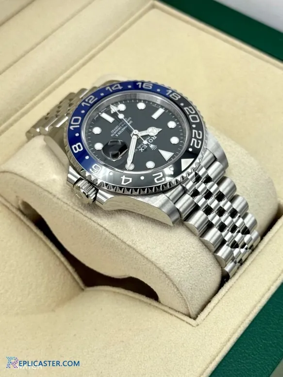 GMT-Master II 40mm black dial detail