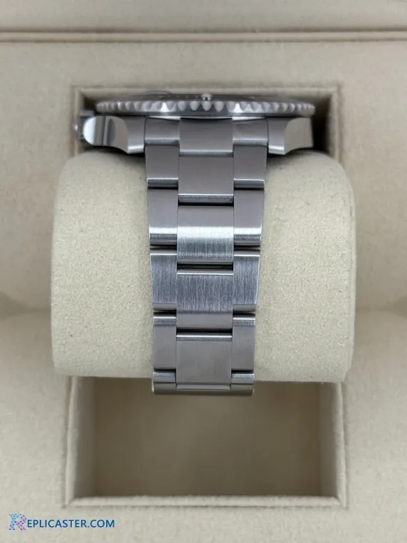 Rolex Submariner 41mm crown detail