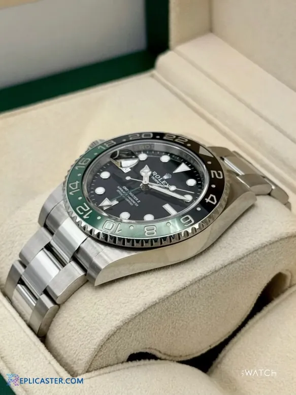 GMT-Master II 1:1 Clone side view, crown detail