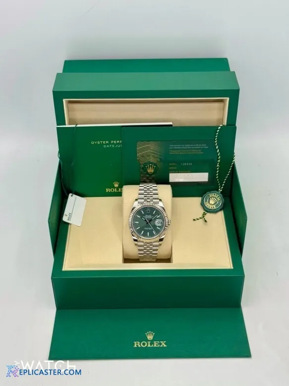 Rolex Datejust 41mm Green Dial replica, front view