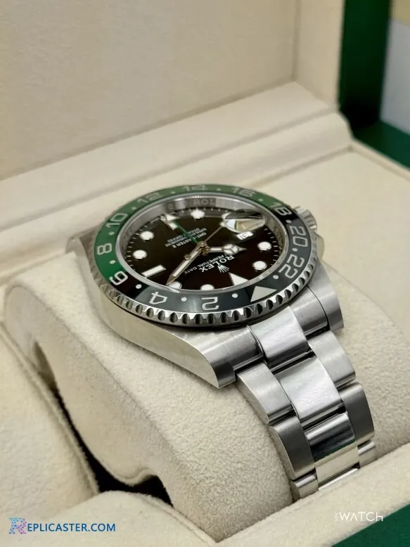 GMT-Master II 1:1 Clone bracelet close-up
