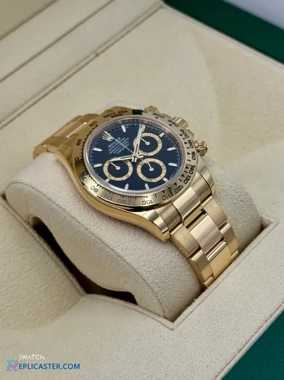 Rolex Daytona 40mm gold band detail