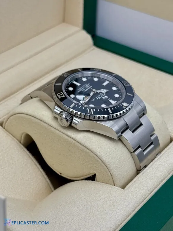 Submariner 41mm watch dial close-up