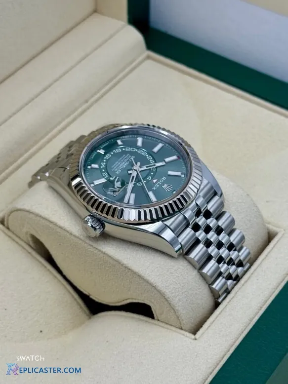 Sky-Dweller green dial detail