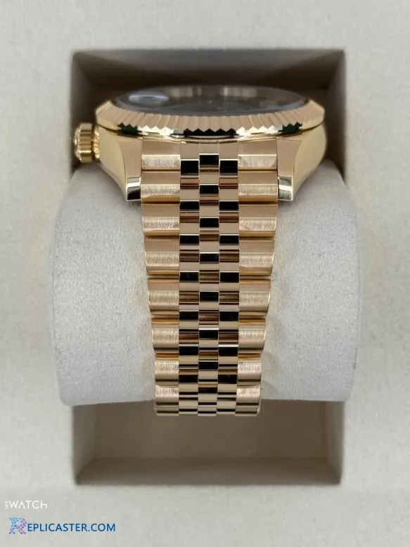 Sky-Dweller 42mm crown and case detail