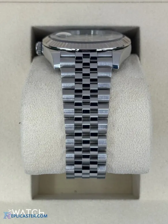 Datejust 41mm replica in presentation box