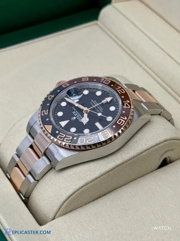 Replica Rolex - Oyster Bracelet Detail