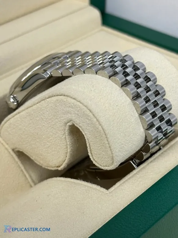 Rolex Datejust 36mm Blue Dial replica, front view