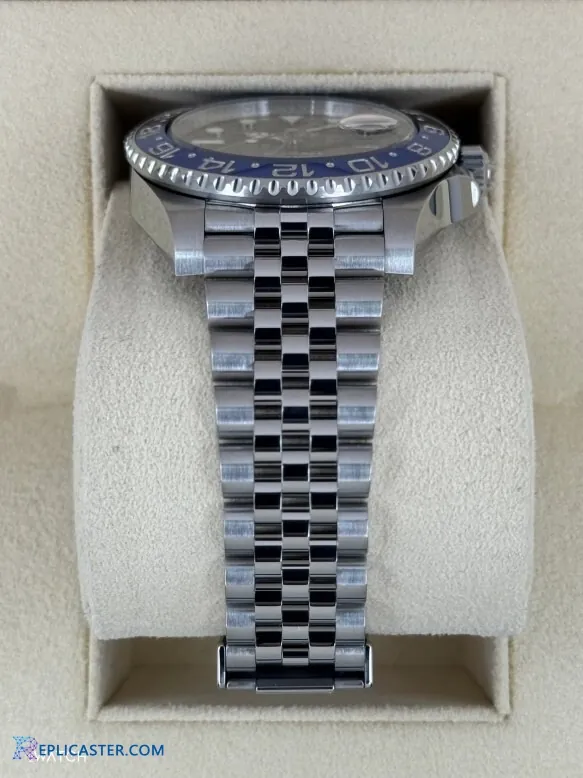 GMT-Master II 40mm watch in presentation box