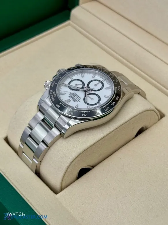 Rolex Daytona 40mm replica, side view in box