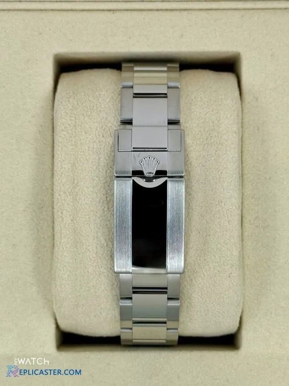 Yacht-Master 40mm watch in box