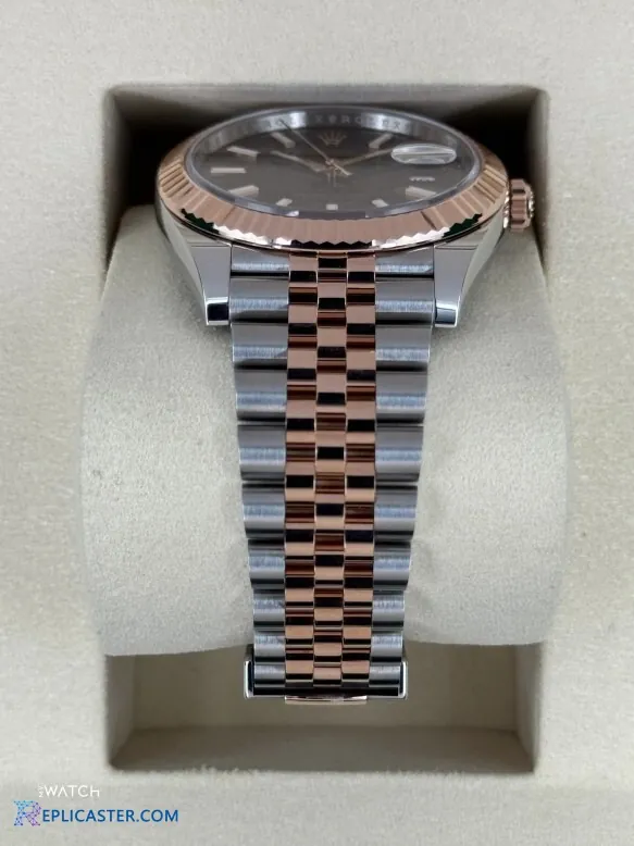 Datejust 41mm angled view in presentation box