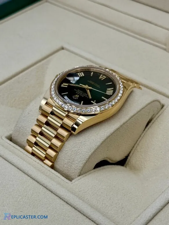Rolex Day-Date 40mm gold bracelet detail