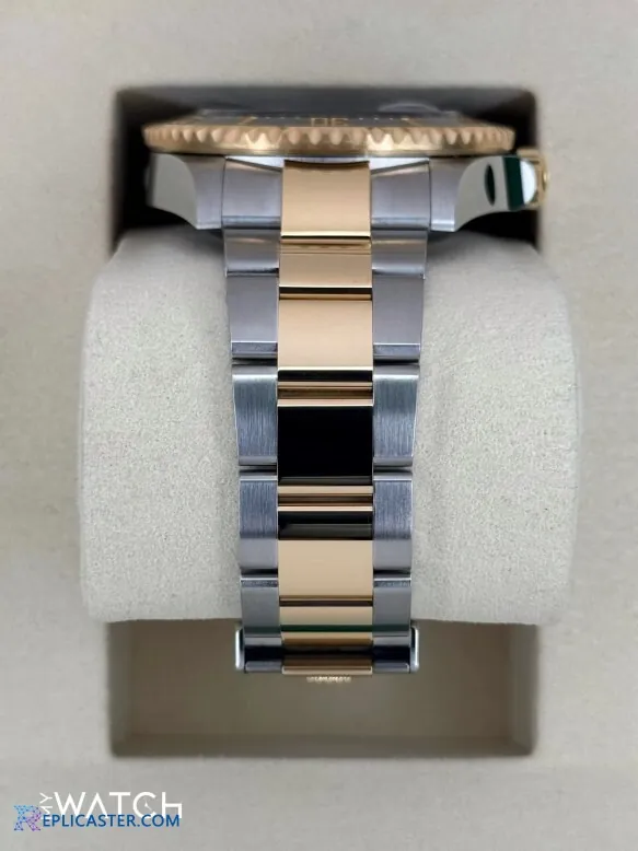 Sea-Dweller 43mm watch in presentation box