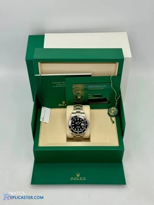 Rolex Submariner 41mm clone, front view