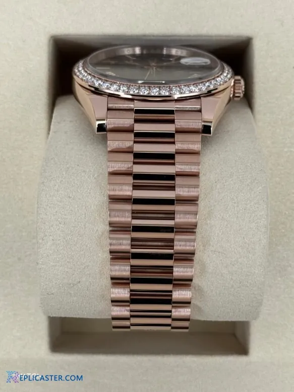 Rolex Day-Date 40mm - Watch in Presentation Box
