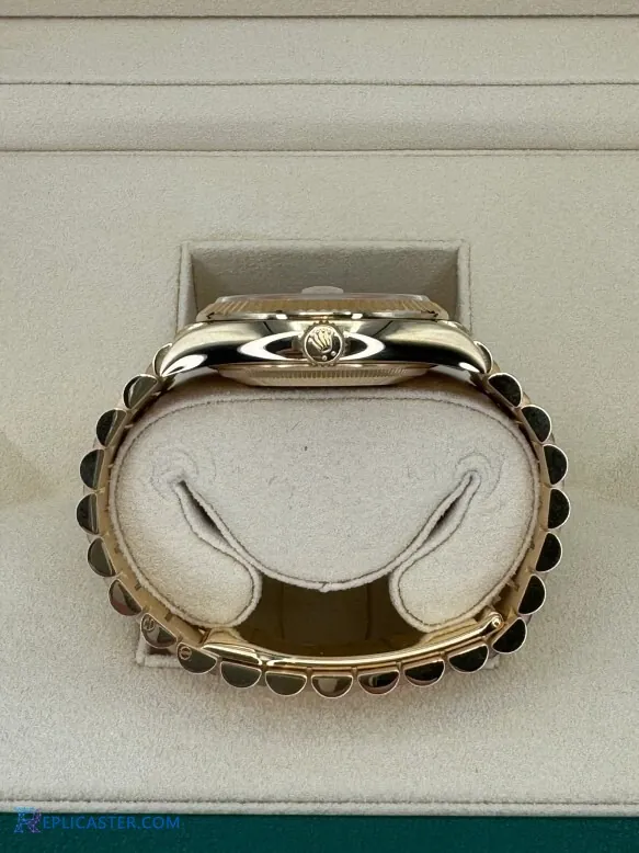 Rolex Day-Date 36mm gold bracelet detail