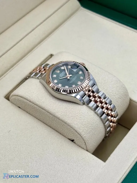 Datejust 28mm Jubilee bracelet detail