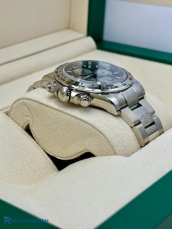 Rolex Daytona 40mm case and bezel detail