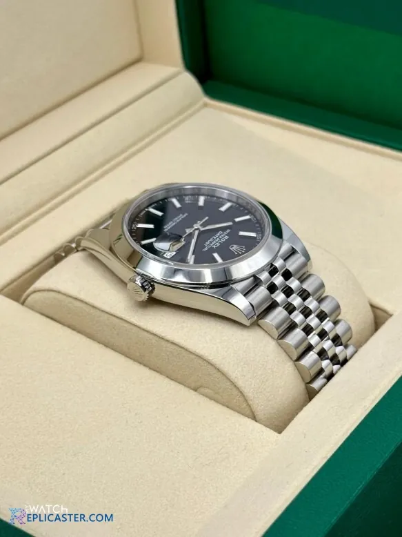 Datejust 41mm black dial close-up
