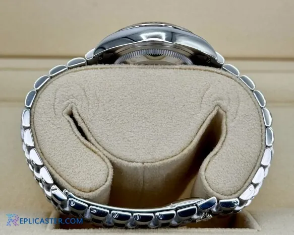 Lady Datejust 28mm dial with mother of pearl