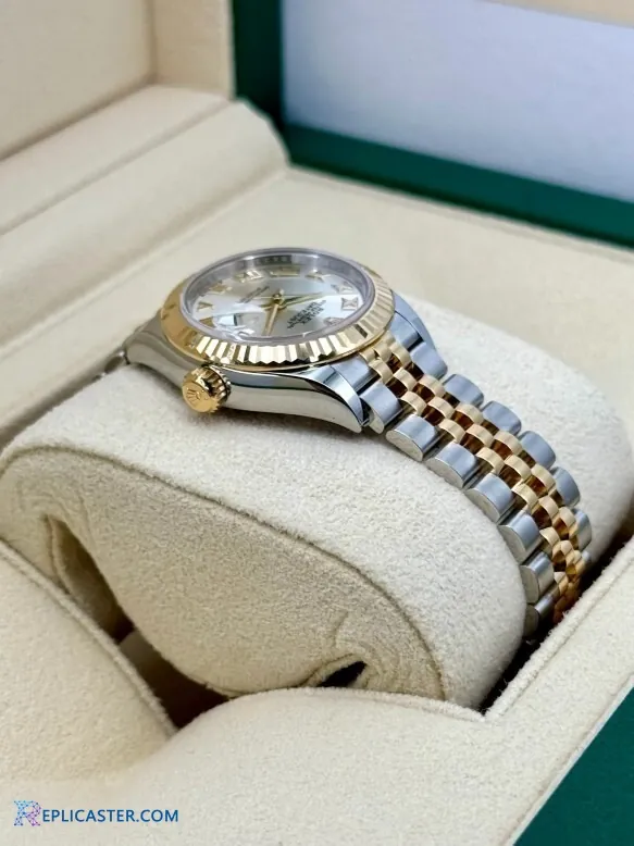 Datejust 28mm silver dial close-up